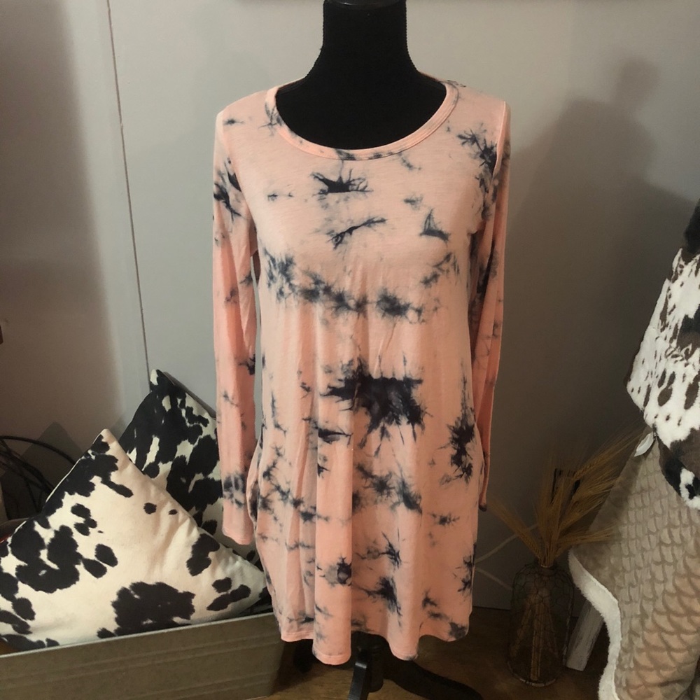 boutique tie-dye long sleeve top